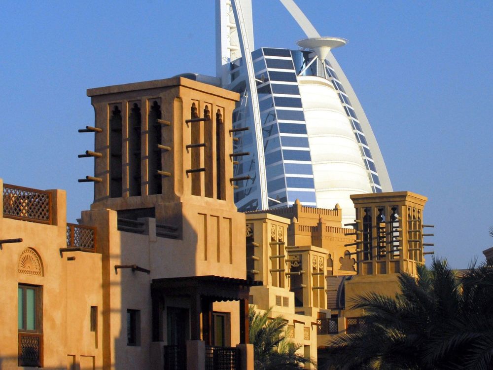 New agreements between Dubai Land Department and 7 real estate developers