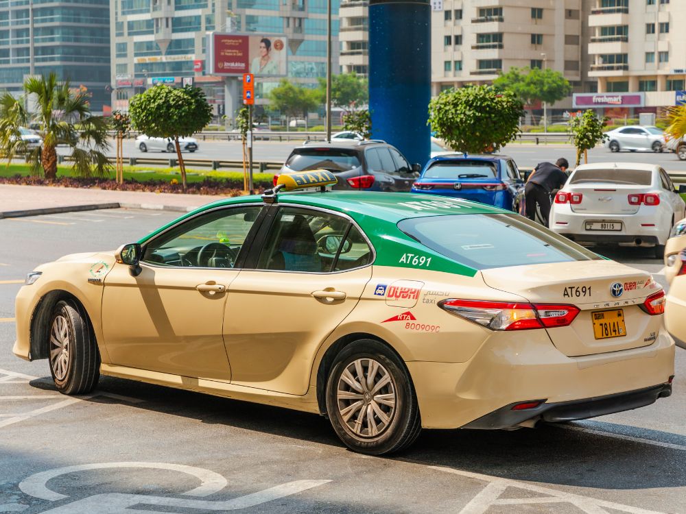 Dubai cab driver finds items worth 1 million dirhams and is honoured by the police