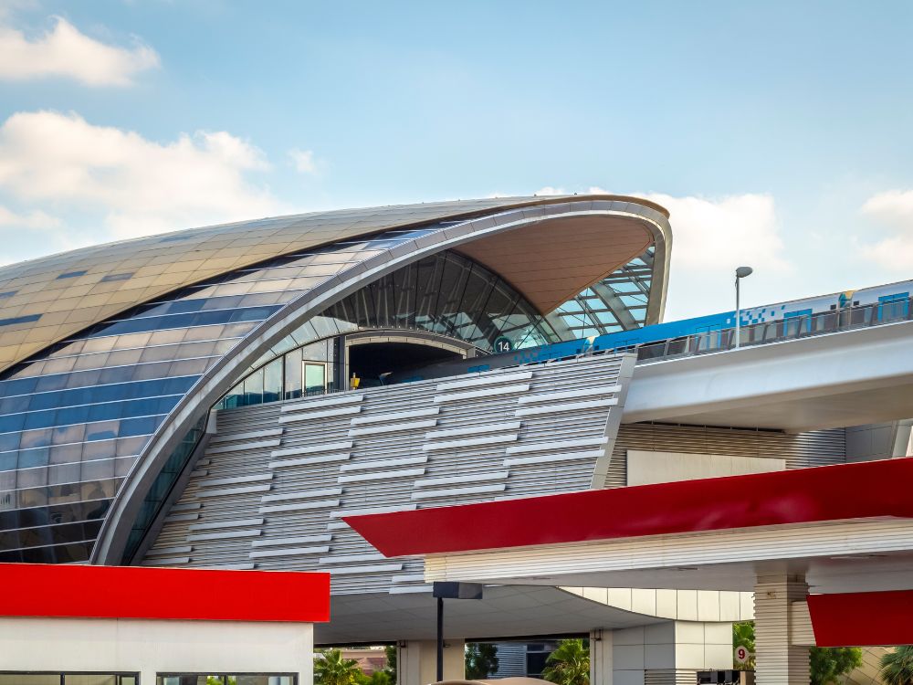Dubaï utilise des drones robots pour nettoyer ses stations de métro !