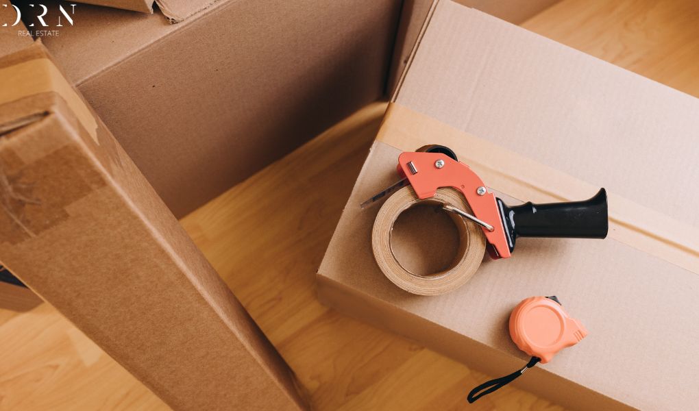 Moving to Dubai - formalities, shipping personal belongings, freight, insurance